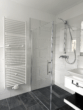 Einzigartiges Wohnen am See – Exklusive Wohnung mit Privatgarten - Die geräumige Dusche png