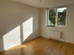 Sehr gepflegte und helle 2-Zimmer-DG-Wohnung in Berlin-Köpenick mit moderner EBK zu vermieten - Schalfzimmer2