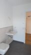 Gepflegte 1-Zimmer-Wohnung mit Terrasse sucht Nachmieter - Badezimmer